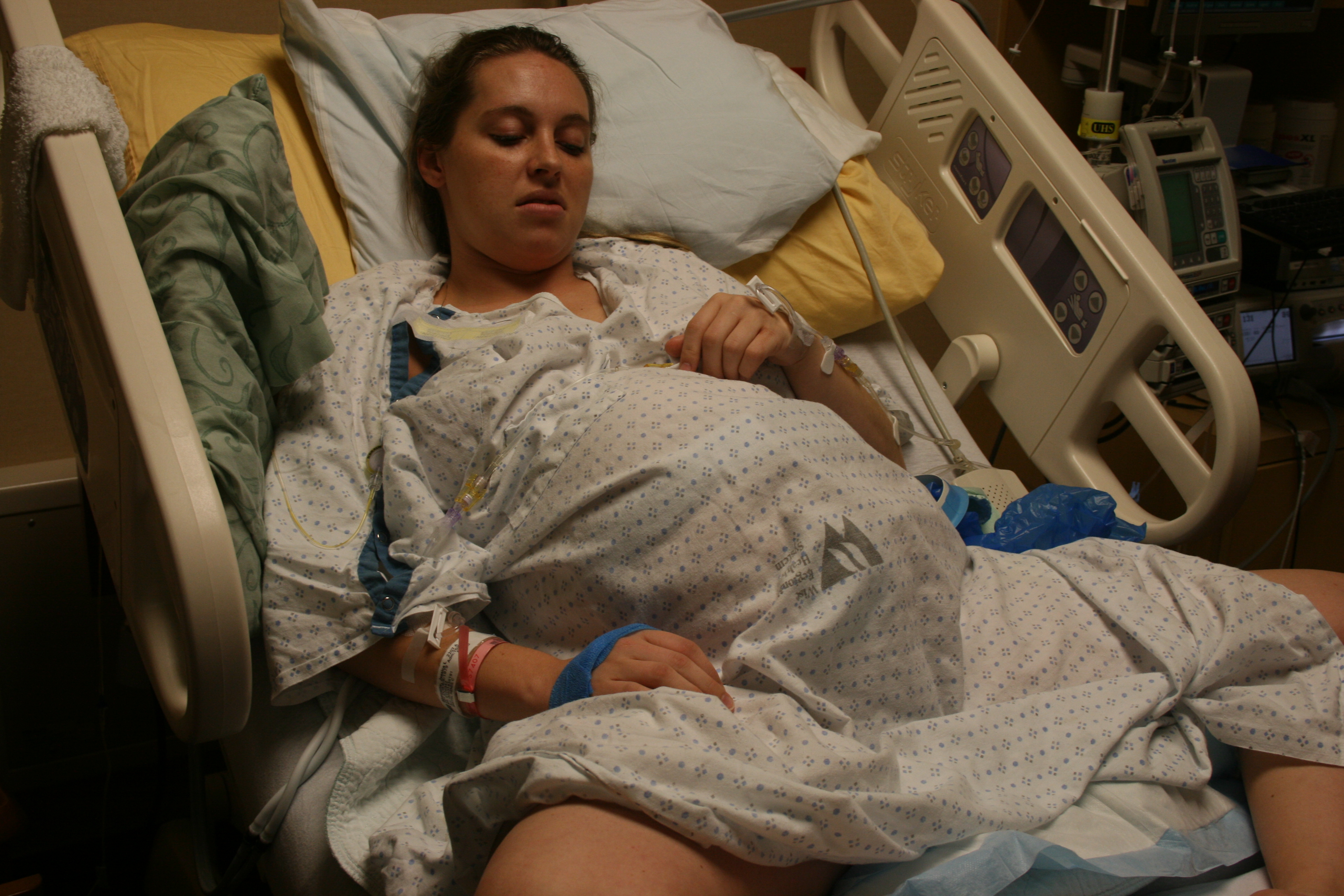 what-it-feels-like-to-give-birth-without-an-epidural-unmedicated